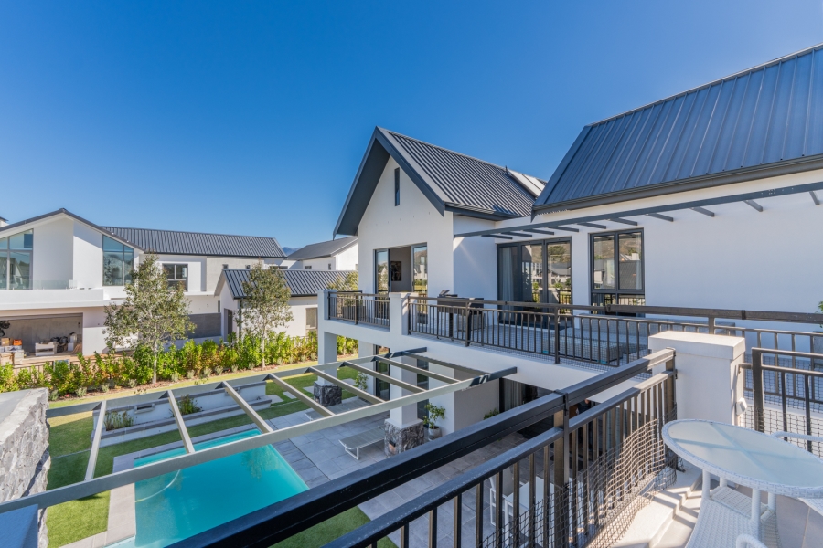 5 Bedroom Property for Sale in Val De Vie Estate Western Cape